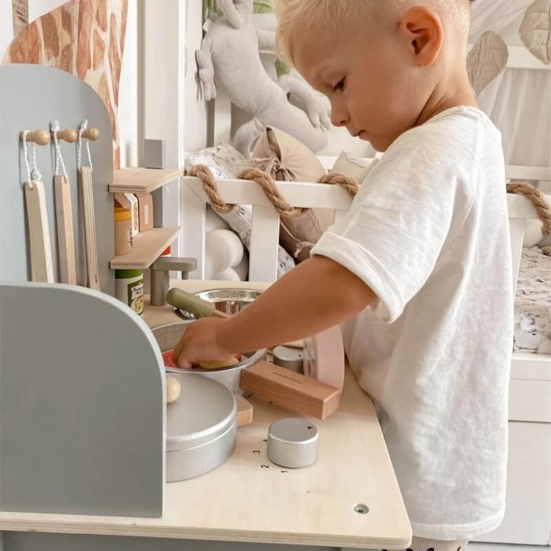 Kitchen with Pot & Pan