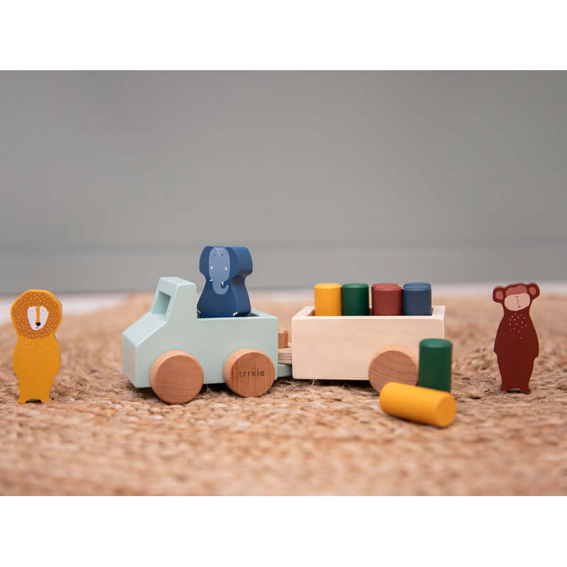Wooden animal car with trailer